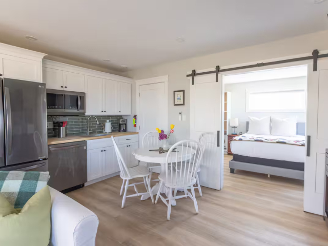 Harbour-Hideaway-kitchen-bedroom